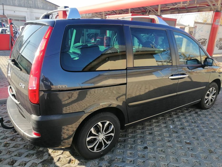 Vând Citroën C8,