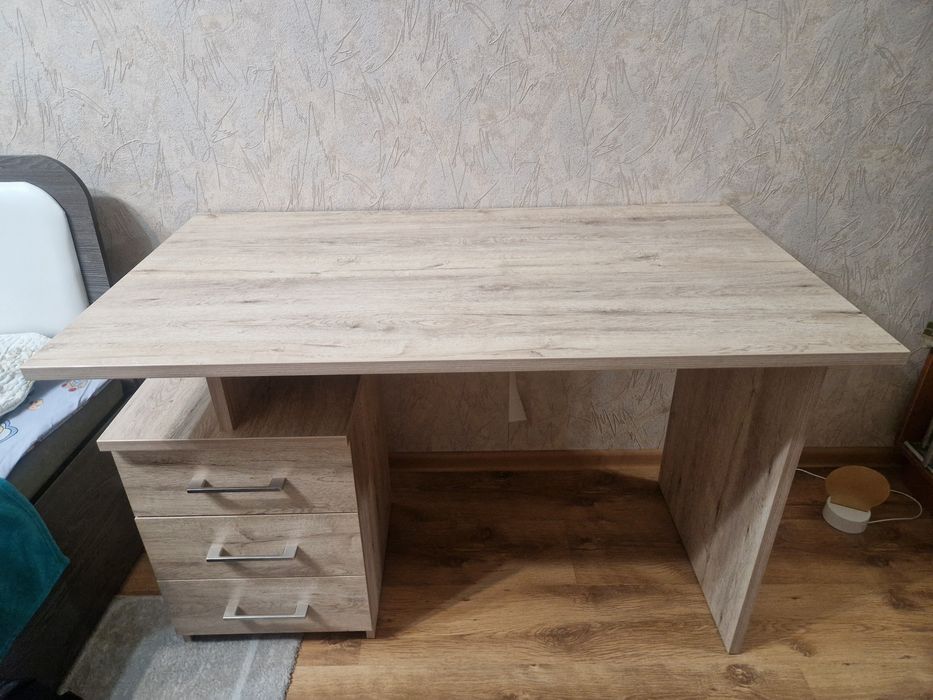 Продам стол рабочий