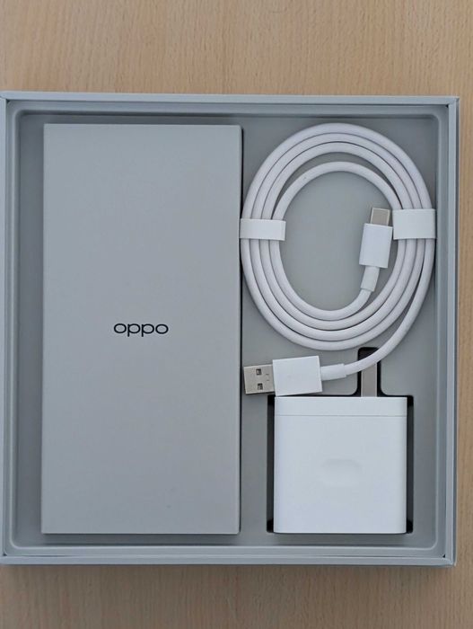 Отлично запазен Oppo Find N5 - 512GB