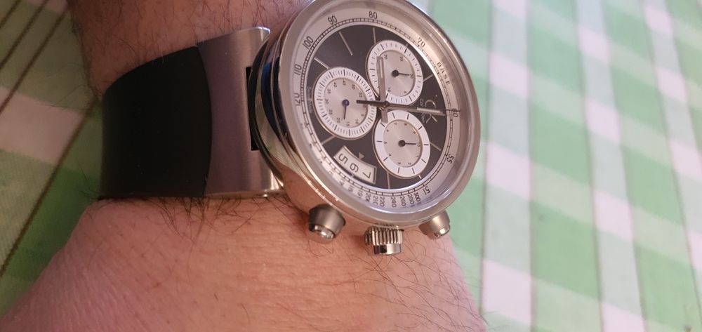Продавам оригинален часовник Calvin Klein Chronograph