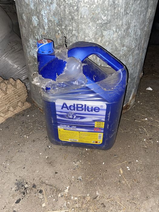 Продам канистры пластиковые