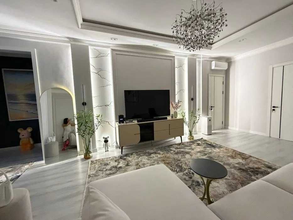 4-комнатная в London, Дархан, 132 м² `