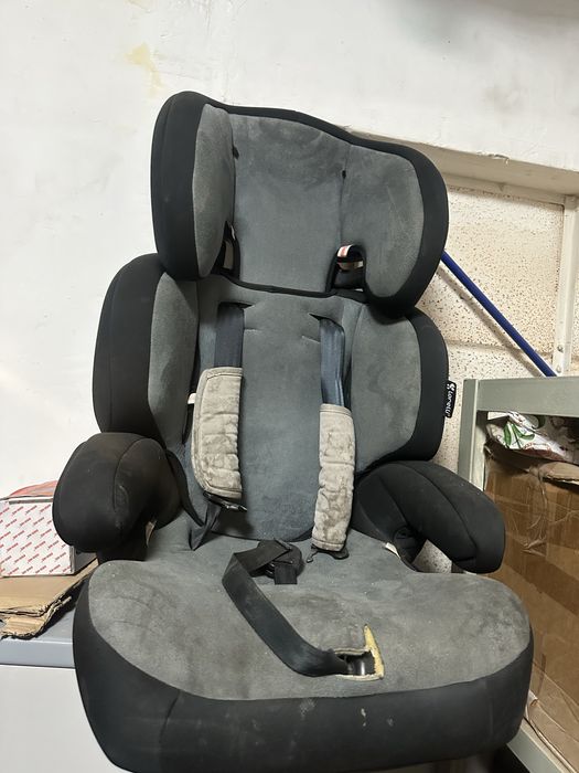 Продам автокресло с двух лет