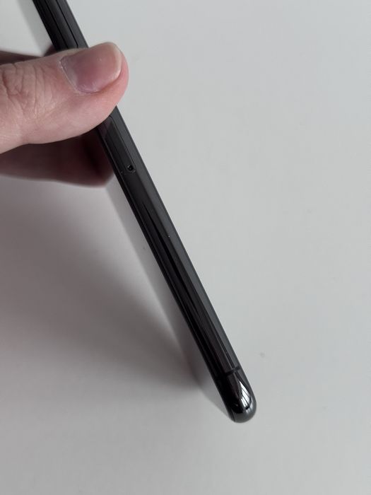 iPhone 11 Pro Max 256 GB Space Grey + incarcator + huse + baterie nou