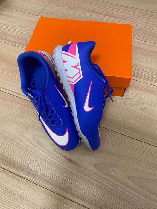 Nike fotbal sintetic 40