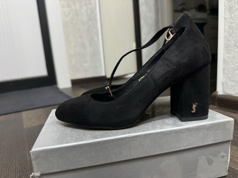 Женский босоножка