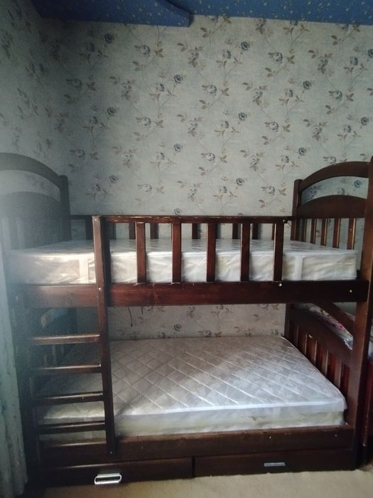 Кровать сотилади