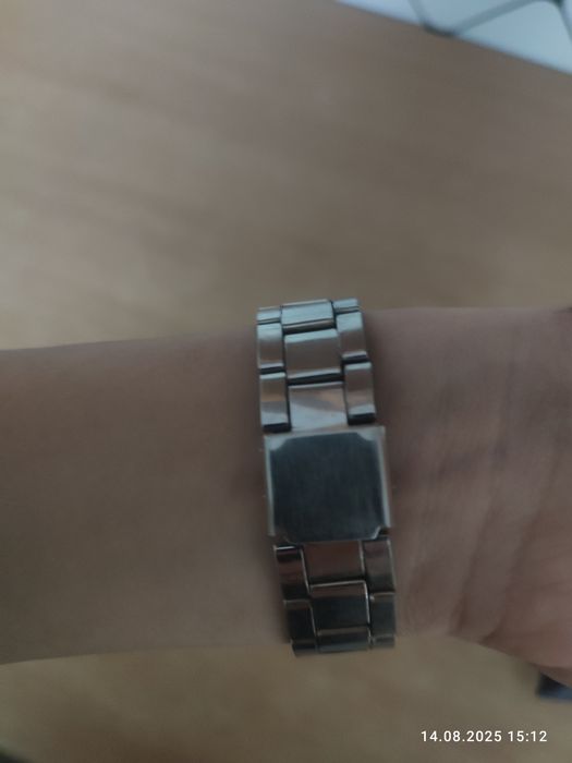 Продам новую часы