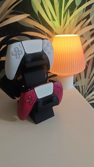 Подставка под геймпады и наушники