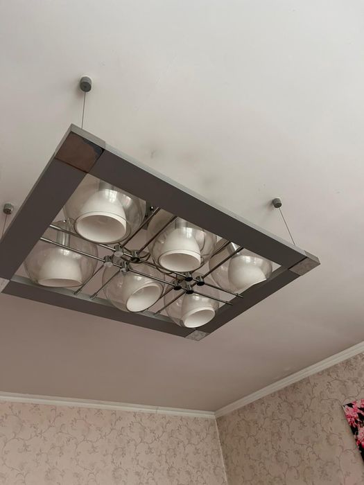 Продам люстру отлично качества