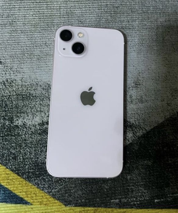 Продам Iphone 13
