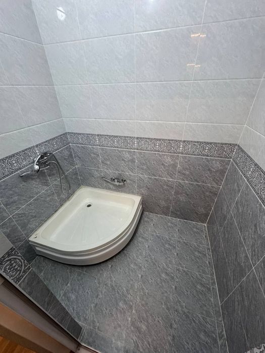 2 xonali uy ijaraga beriladi 
2 chi qavat lifti bor.
2 xonalik hamma j