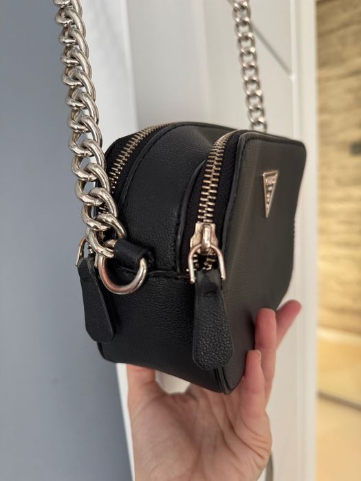 Дамска чанта GUESS