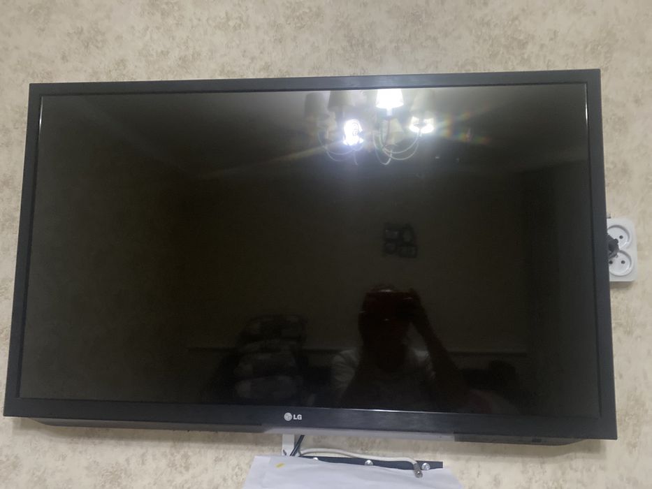 Телевизор LG метровый