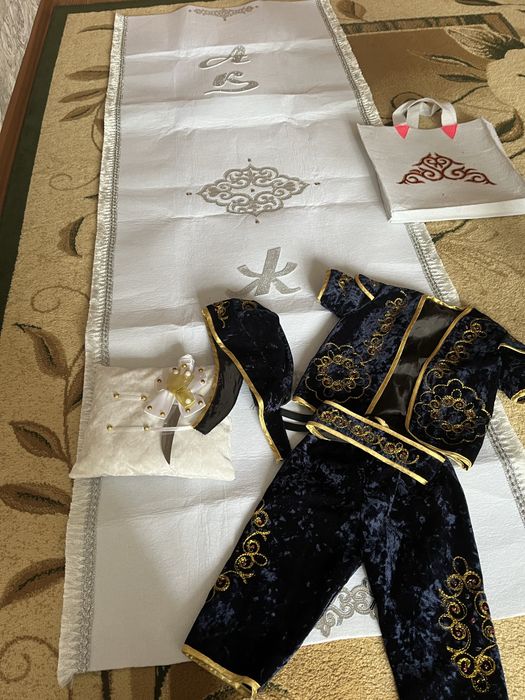 Сдам в аренду костюмчик на годик