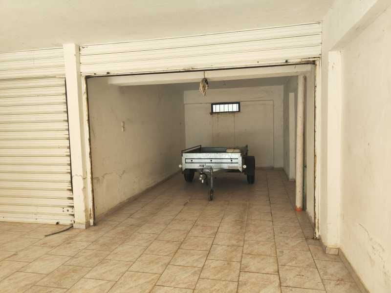 Просторен апартамент с гараж