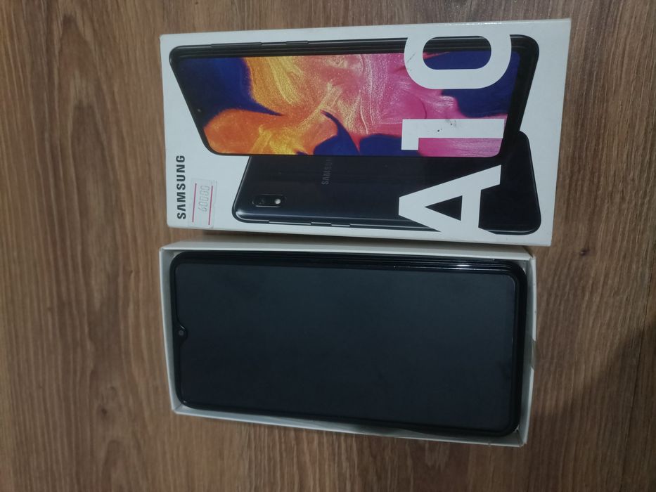 Samsung Galaxy A10 с коробкой и документами