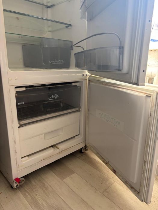 Холодильник snaige