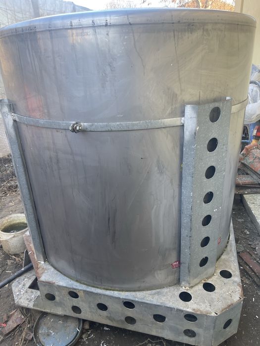 Doua Bazine inox  1000 litri fara capac. Negociabil