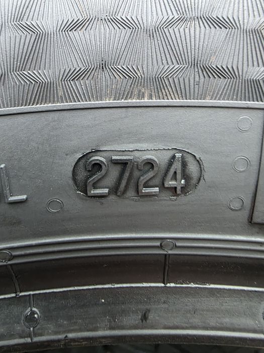 Vând patru anvelope de iarna continental 255 50 19/ 235 55 19 / 2724