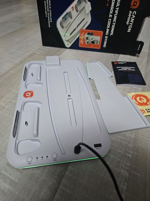 Докинг станция  за PS5 , rgb,охладител