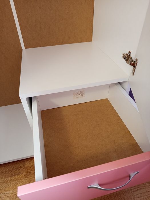 Гардероб за детска стая за момиченце