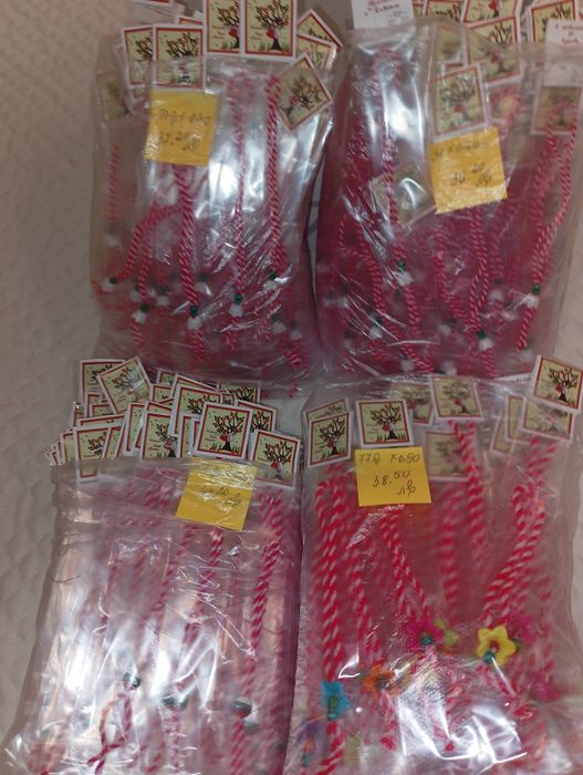 Обява 1.Изработвам и продавам мартеници.