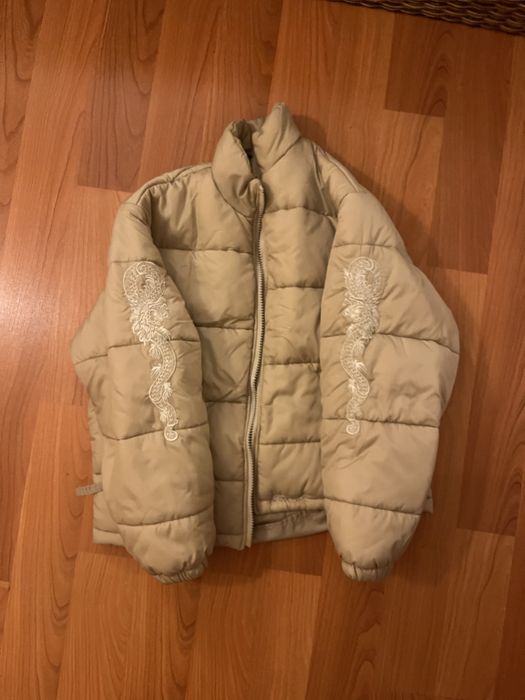 Geaca cu maneci brodate