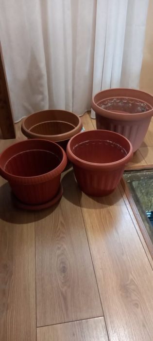 Продаю горшки для растений