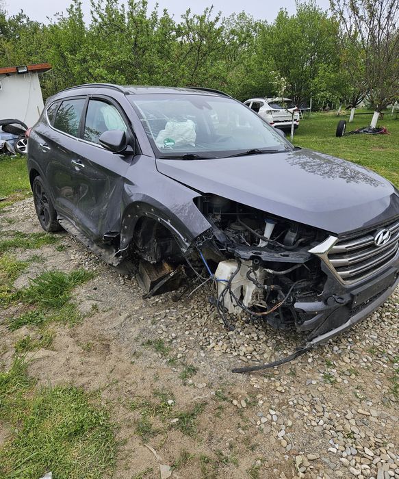 Vand Hyundai tucson avariat 2016