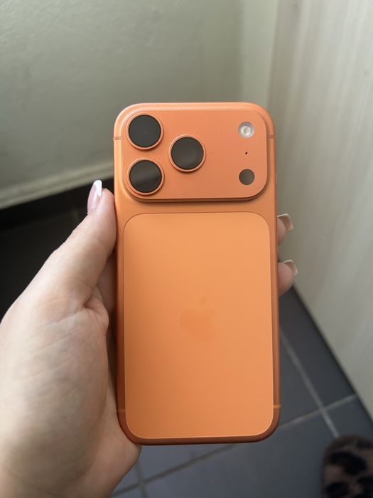 iphone 17 pro portocaliu