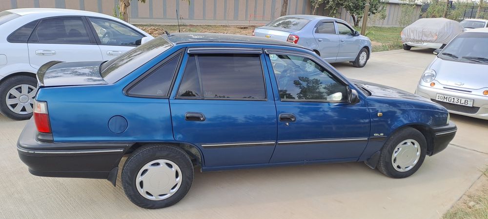 Neksi 1 sotila xolati yaxshi yurib turgan moshina