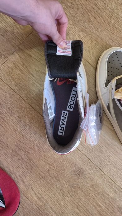 Jordan
x Travis Scott Air Jordan 1 Low OG "Reverse Mocha" sneakers