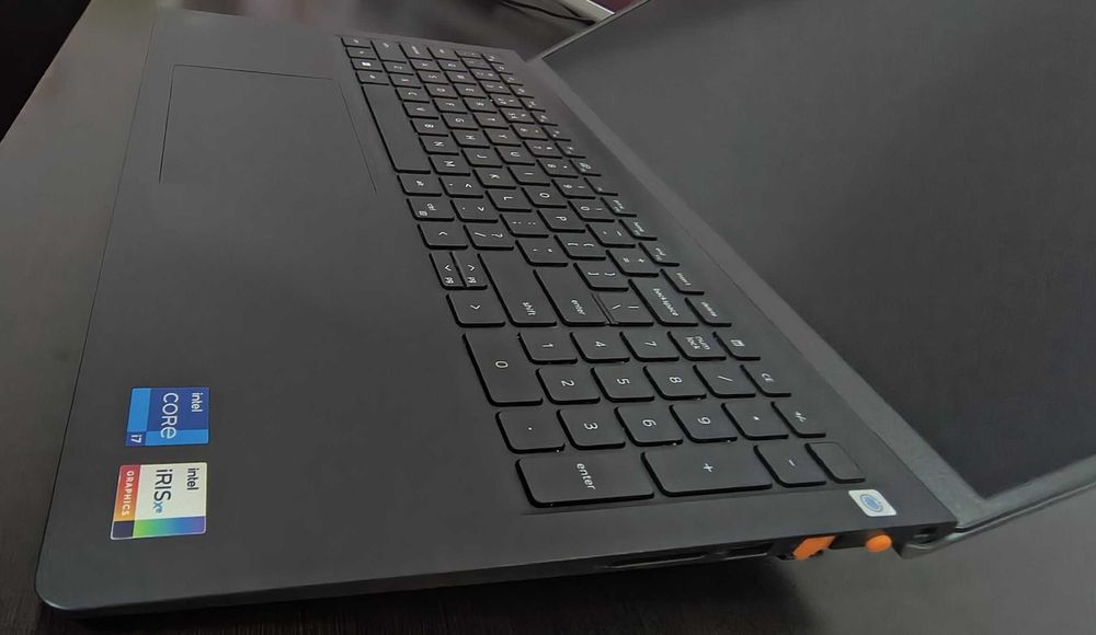 Laptop Dell Vostro 3520