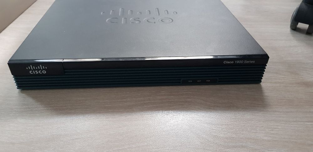 Router Cisco 1921/K9