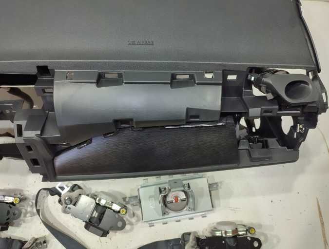 Nissan Leaf 2 - kit airbag - plansa de bord - set centuri de siguranta