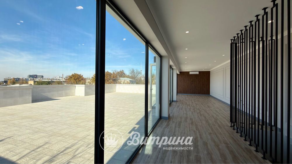 Дом в центре города, на 3-х сотках, общей площадью 610 кв.м