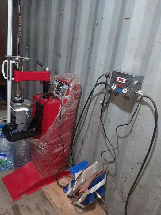 Vulkanizatsiya Sotiladi ishlab turgan  joy hama qulayliklari bor yangi