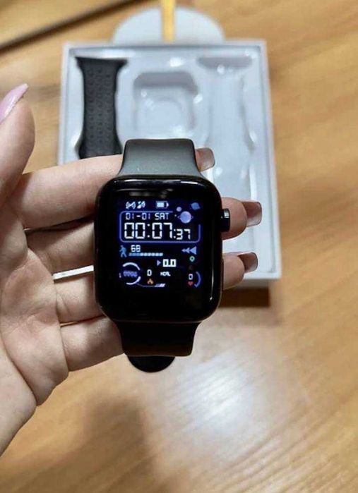 Часы Watch series 8 2022