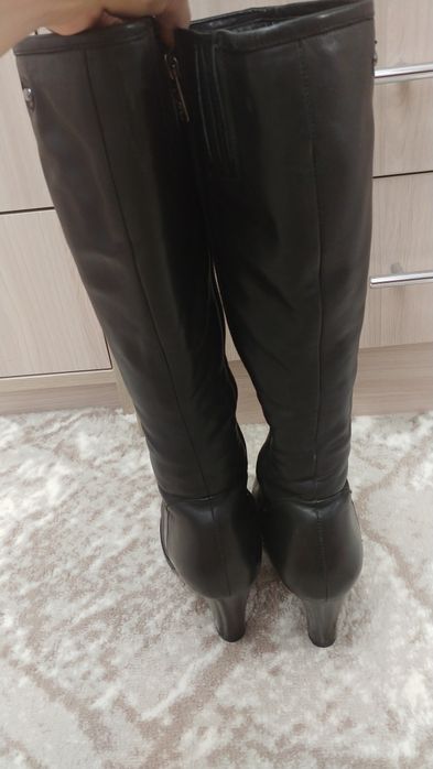 Женские кожаные длинные сапоги
