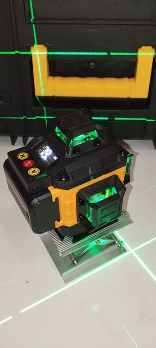 Лазерная уровень 4д 16 линия