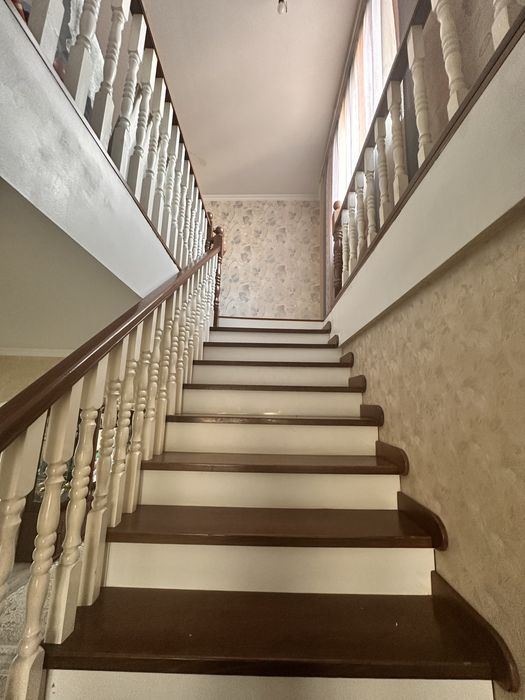 Дом  с большим двором