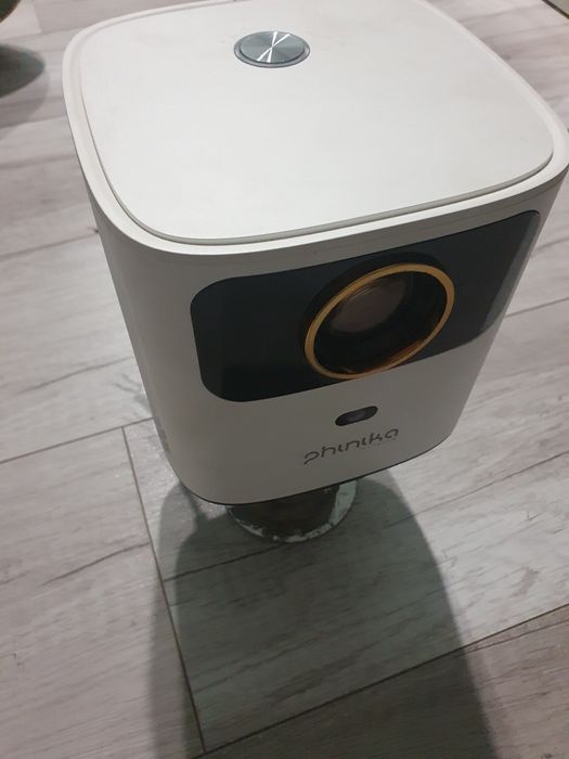 Продам Проектор phinika