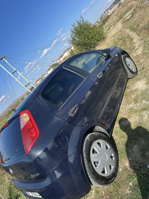 Fiat  punto ……..