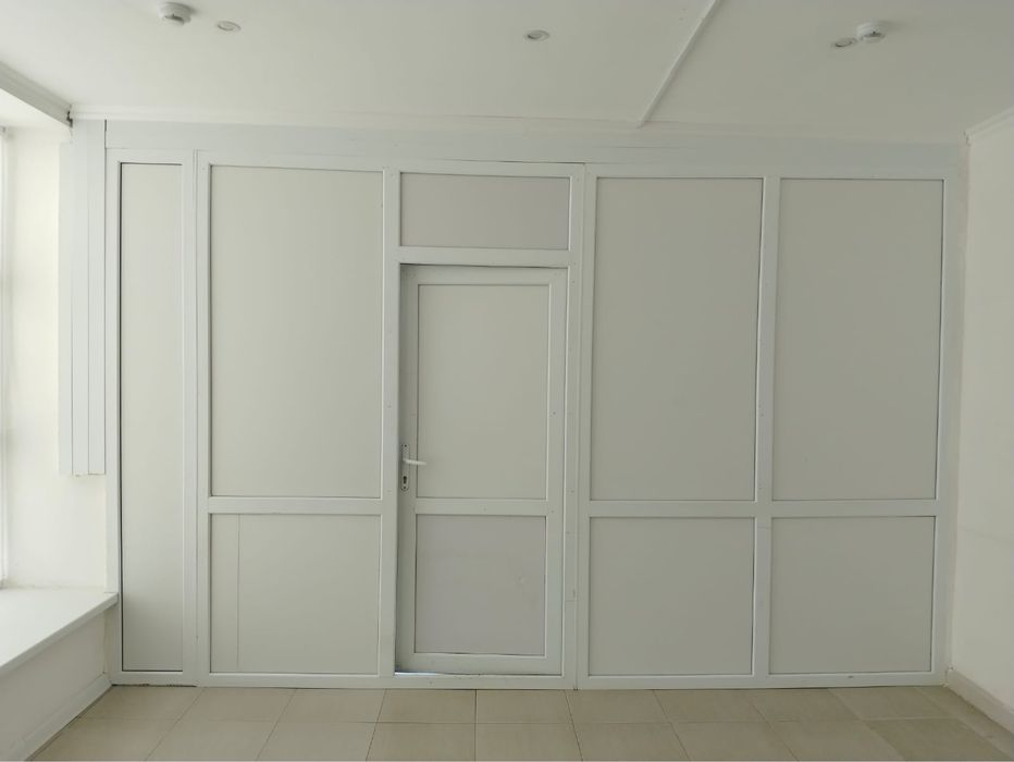 Пластиковая перегородка