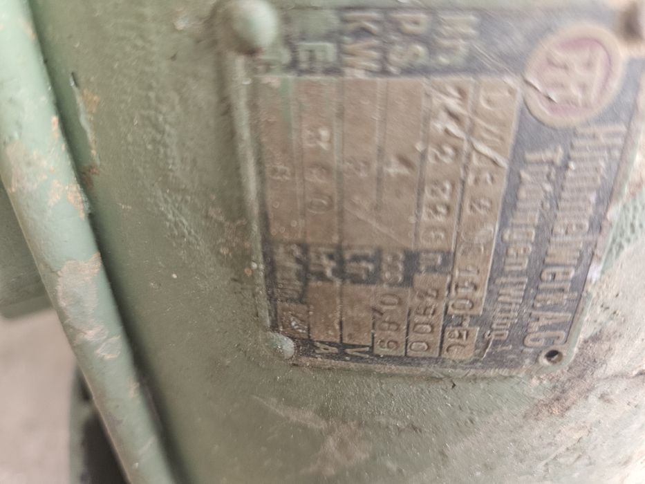 Немска фреза мотор 3 kw.шпиндел ф 30 мм.
