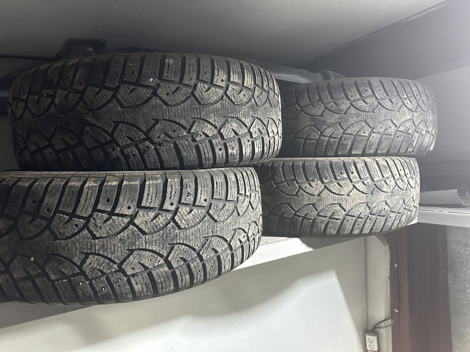 Продаю зимние шины