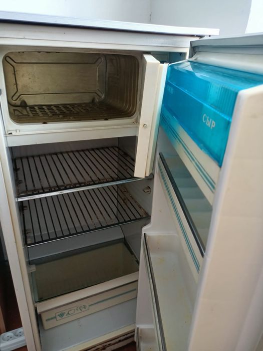 Продам рабочий холодильник