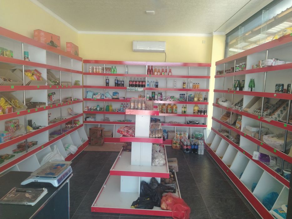 Magazin Mebel polkalar