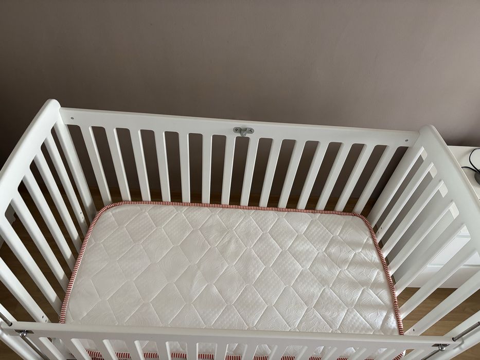 Бебешка кошар Azaria WOODY Бял, с люлка, с подвижна решетка, 60/120 см